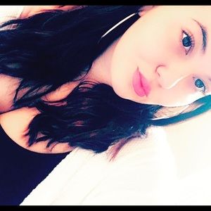 Meet your Posher, Macie